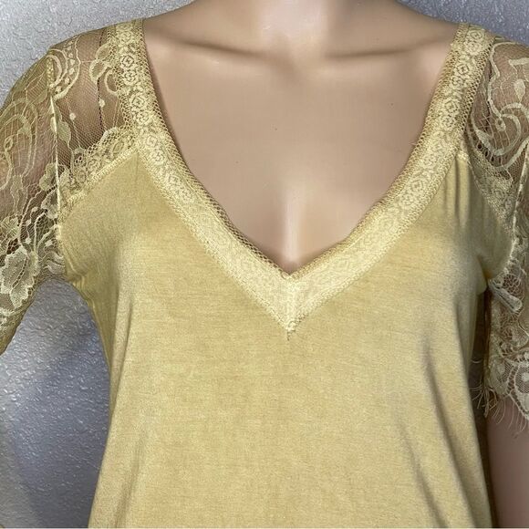 POL Sweetheart Confession Lace Sleeve and Shoulder Tee Shirt Gold Size Small - Picture 3 of 11